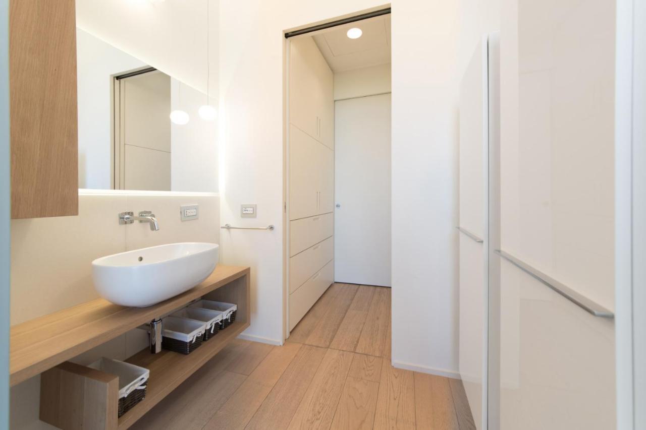 Stylish Elegant Suite In Torre Solaria With Exclusive Milan'S View Exterior photo