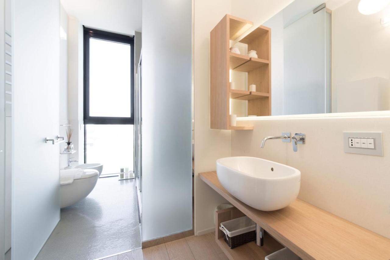 Stylish Elegant Suite In Torre Solaria With Exclusive Milan'S View Exterior photo